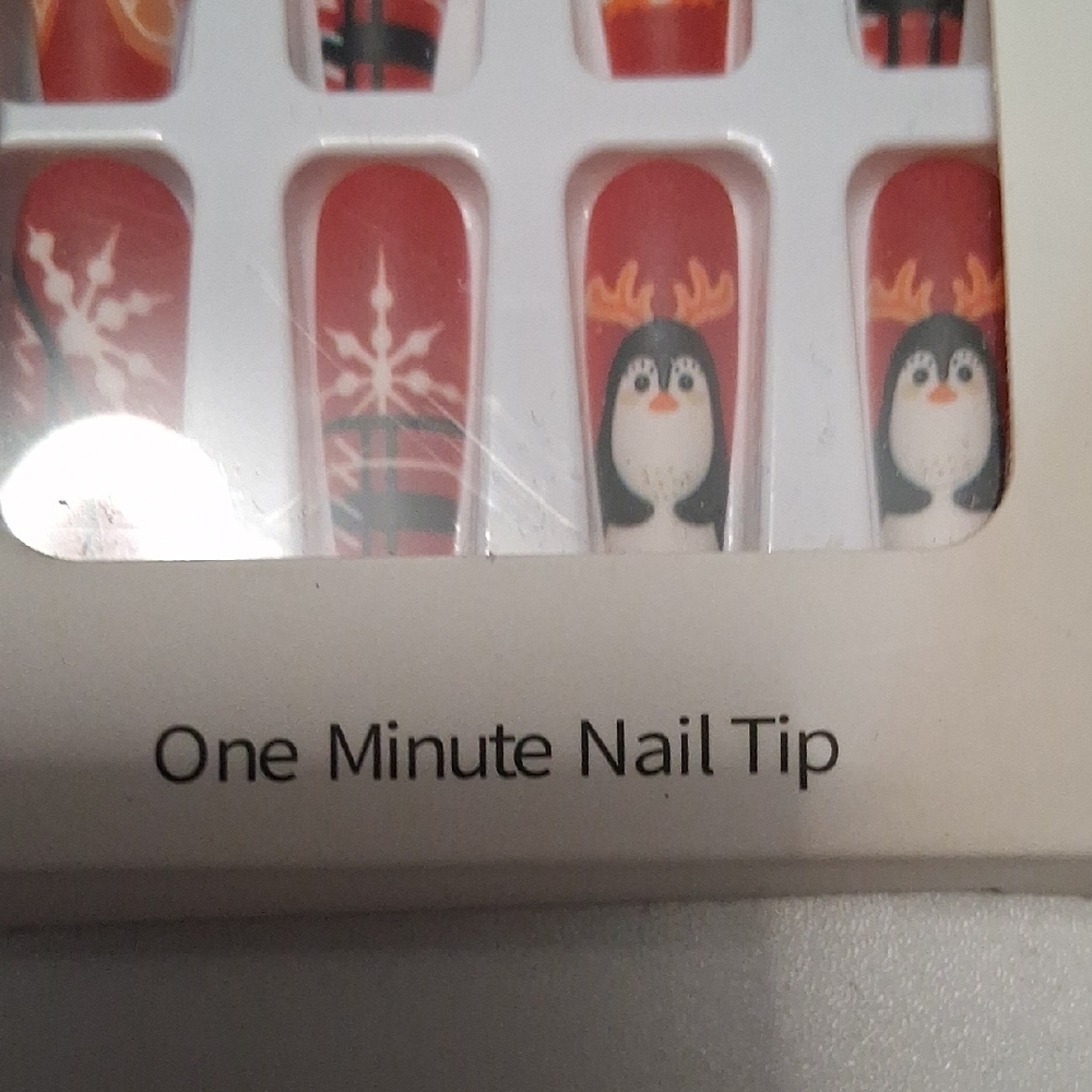 Holiday Penguin and Gingerbread Press-On Nails - Picture 3 of 5